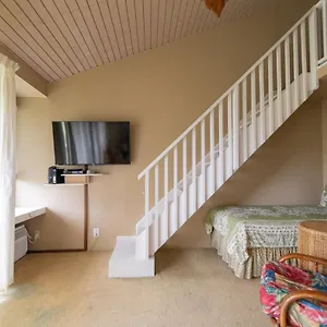 126 West Kahuku
